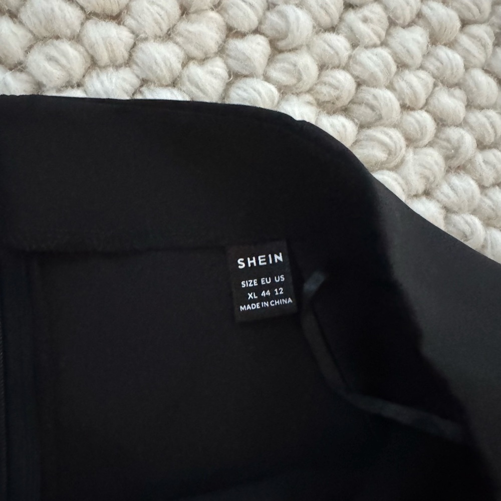SHEIN Black Asymmetrical Pencil Mini Skirt - Picture 3 of 3